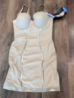 MAIDENFORM Ultra Firm Shaper